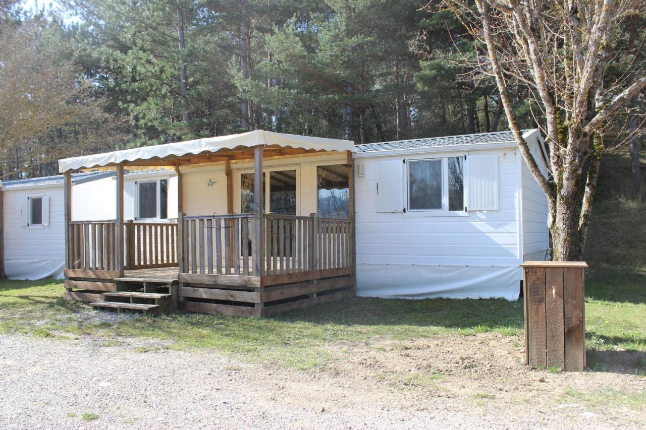 Camping Le Couriou Recoubeau-Jansac Экстерьер фото