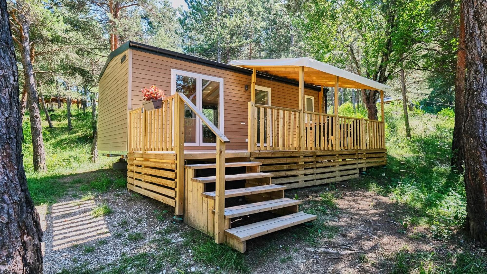 Camping Le Couriou Recoubeau-Jansac Экстерьер фото