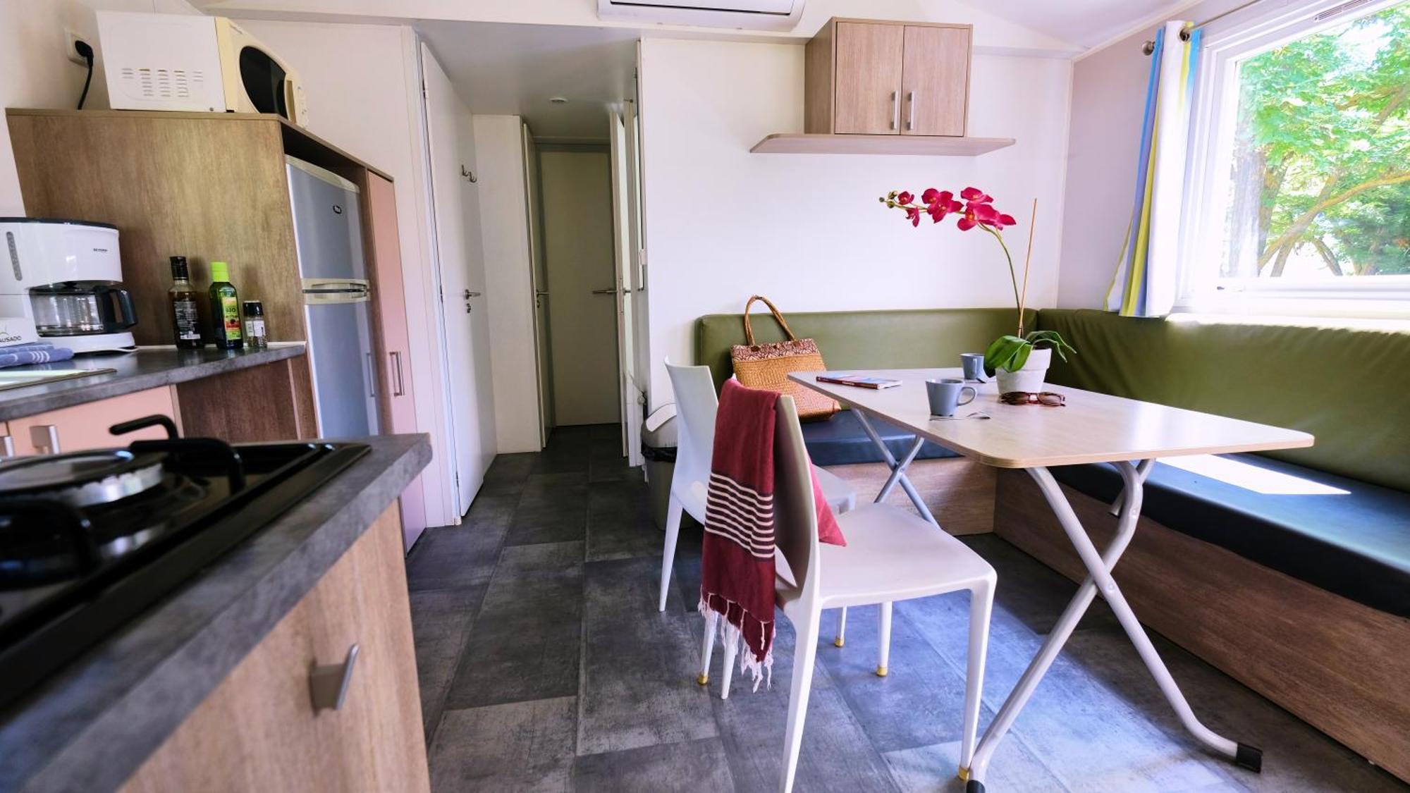 Camping Le Couriou Recoubeau-Jansac Экстерьер фото