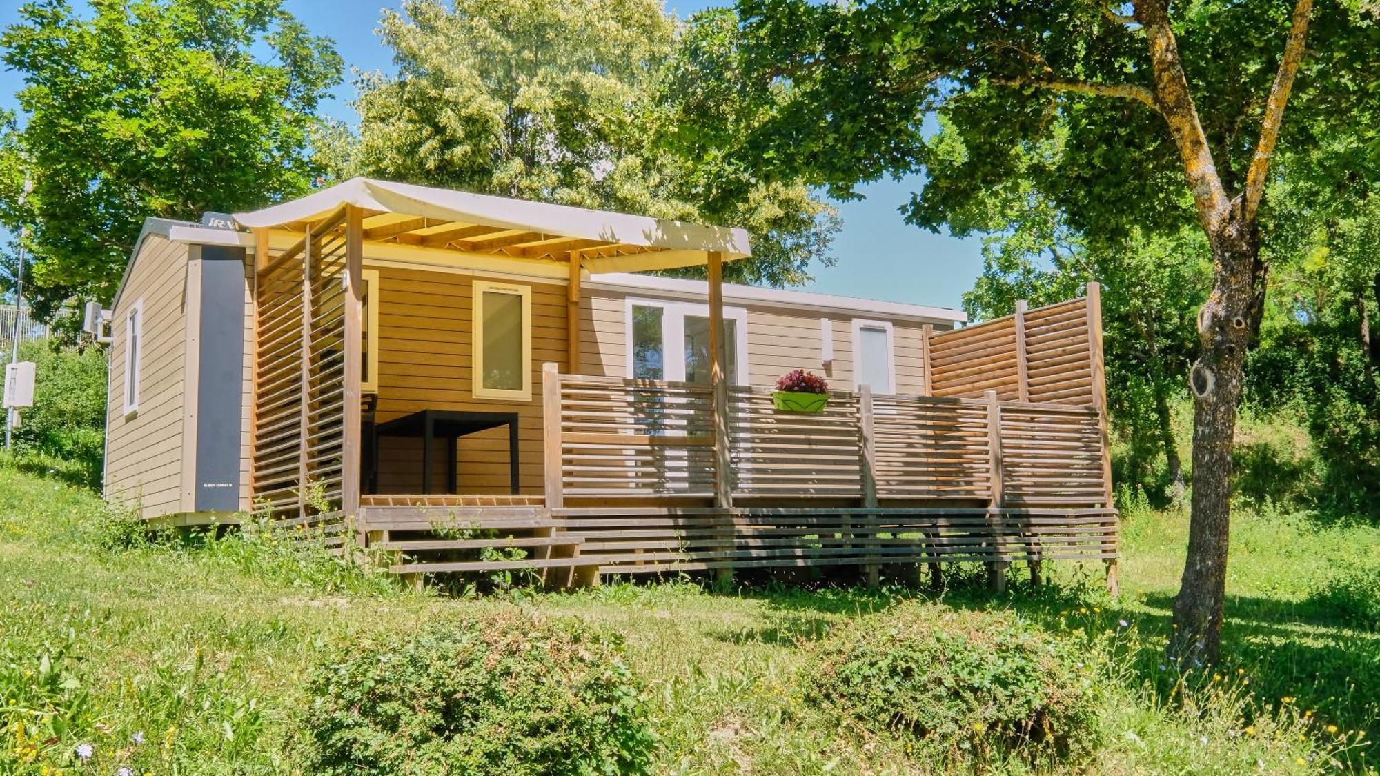 Camping Le Couriou Recoubeau-Jansac Экстерьер фото