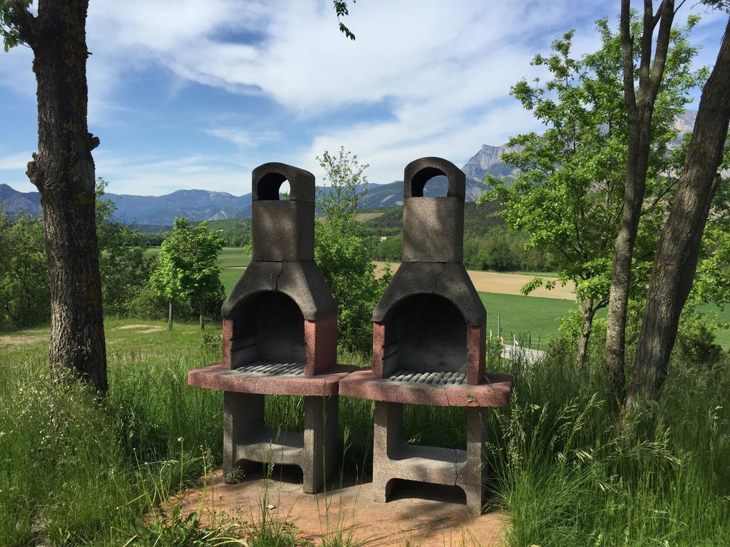 Camping Le Couriou Recoubeau-Jansac Экстерьер фото