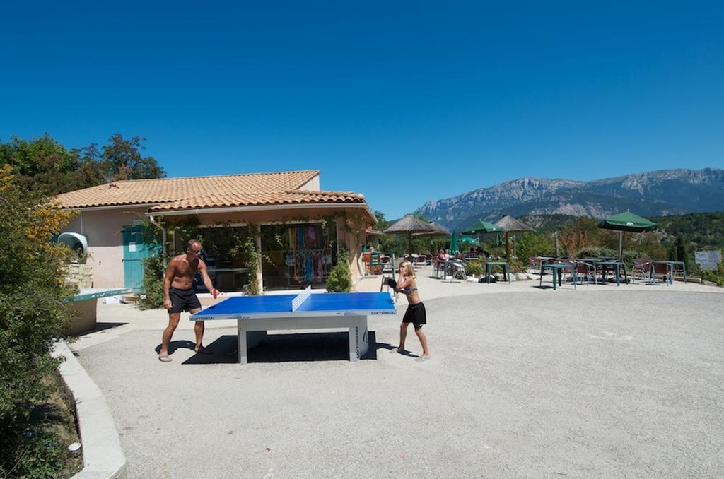 Camping Le Couriou Recoubeau-Jansac Экстерьер фото