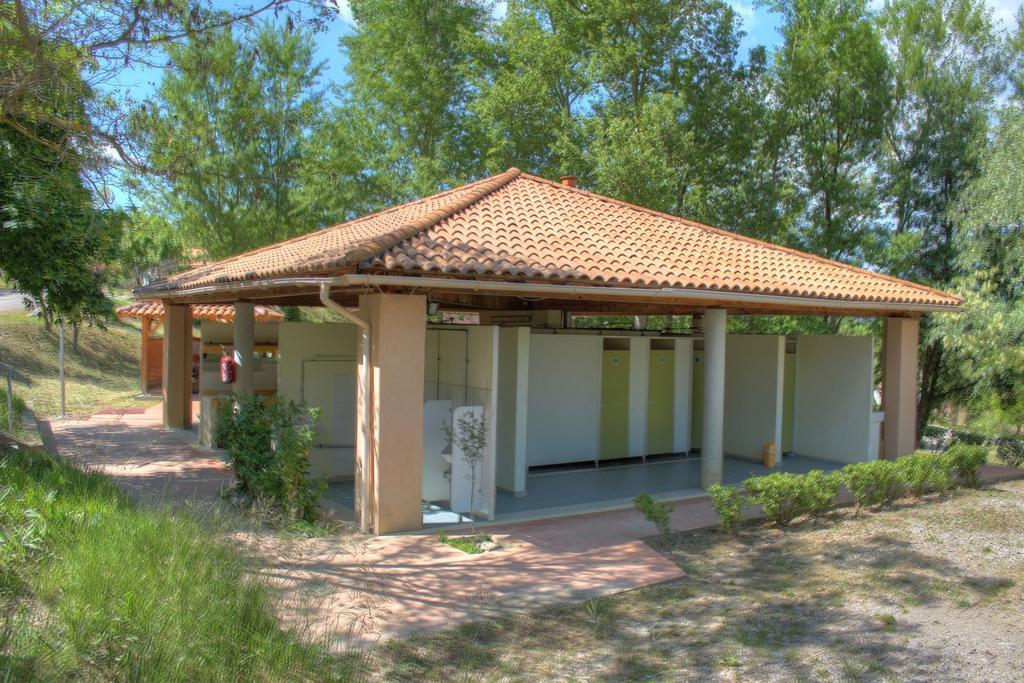 Camping Le Couriou Recoubeau-Jansac Экстерьер фото