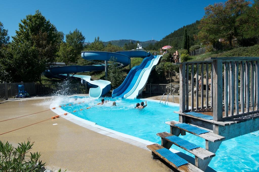 Camping Le Couriou Recoubeau-Jansac Экстерьер фото