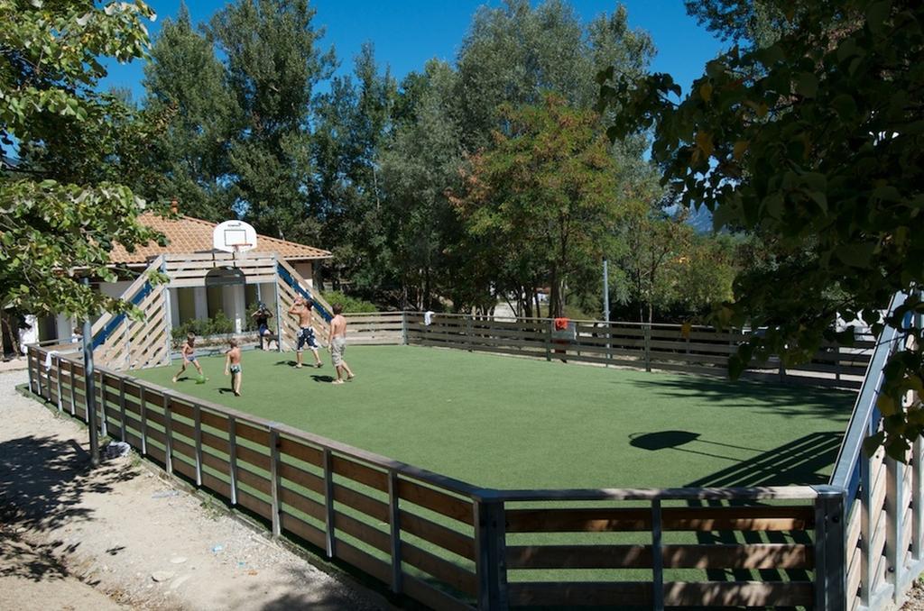 Camping Le Couriou Recoubeau-Jansac Экстерьер фото